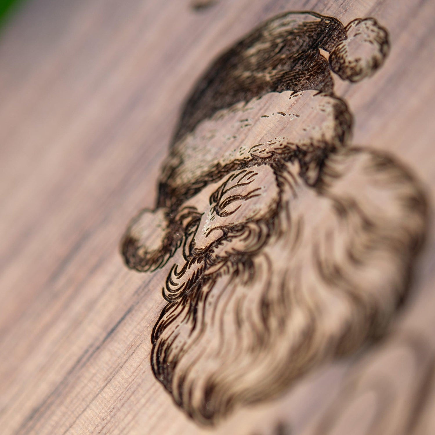 Engraved black walnut lid