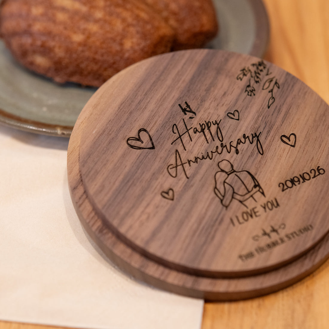 Engraved black walnut lid